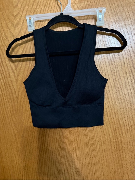 OQQ Tops - Black Ribbed Deep V Crop Tank OQQ size small